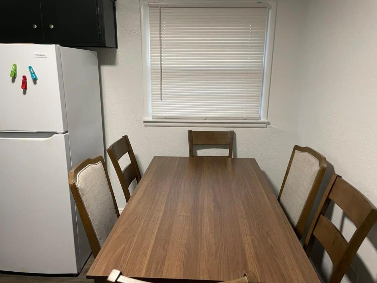 Cozy 3-Bedroom, 1-Bath Home Close To Fort Sill Lawton Esterno foto