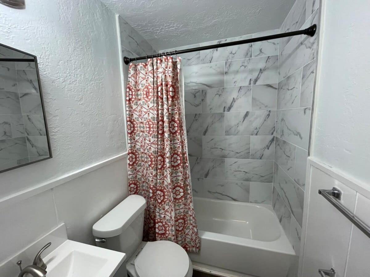Cozy 3-Bedroom, 1-Bath Home Close To Fort Sill Lawton Esterno foto