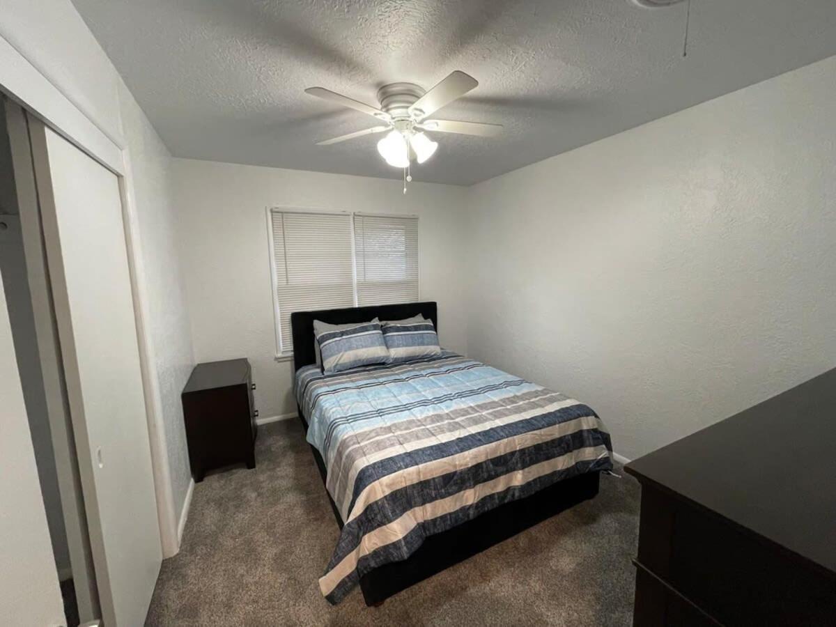 Cozy 3-Bedroom, 1-Bath Home Close To Fort Sill Lawton Esterno foto